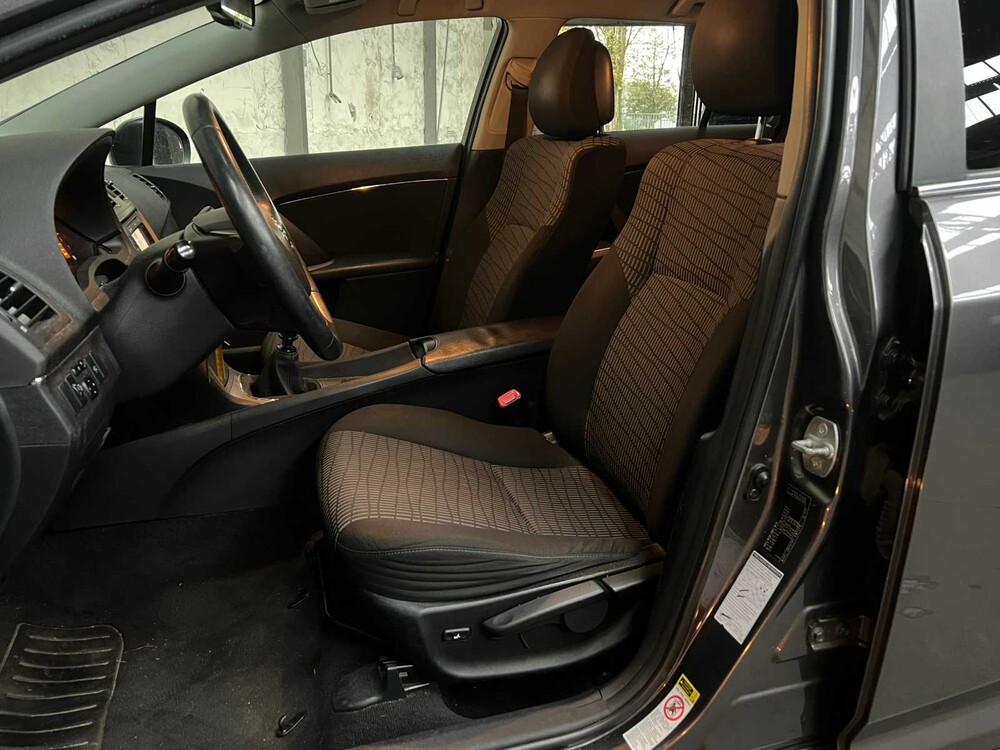 Toyota Avensis Kombi 1.6 VVTi Business 132PS 2010, 68-LXF-5