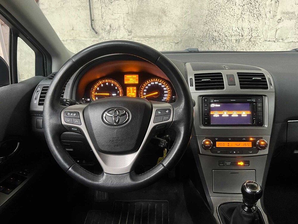 Toyota Avensis Kombi 1.6 VVTi Business 132PS 2010, 68-LXF-5