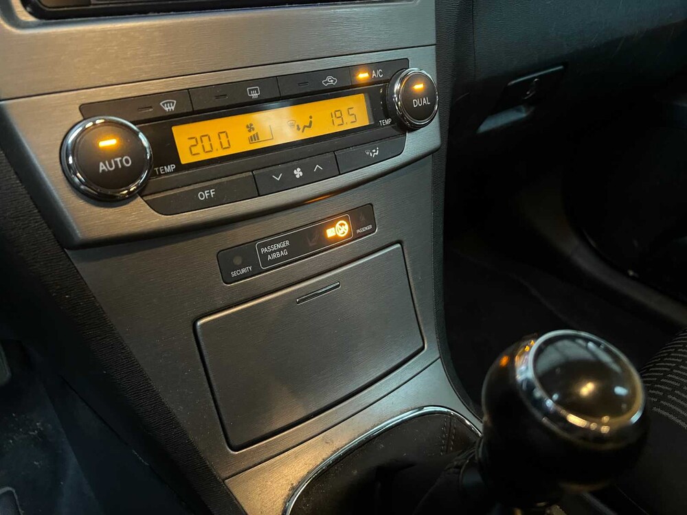 Toyota Avensis Kombi 1.6 VVTi Business 132PS 2010, 68-LXF-5