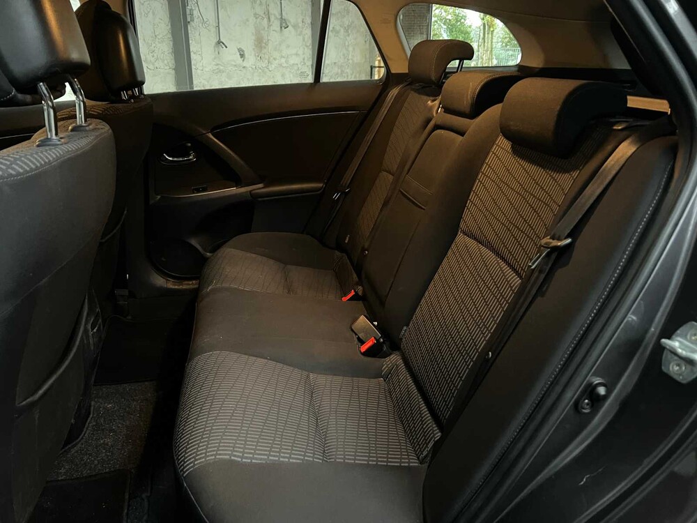 Toyota Avensis Kombi 1.6 VVTi Business 132PS 2010, 68-LXF-5