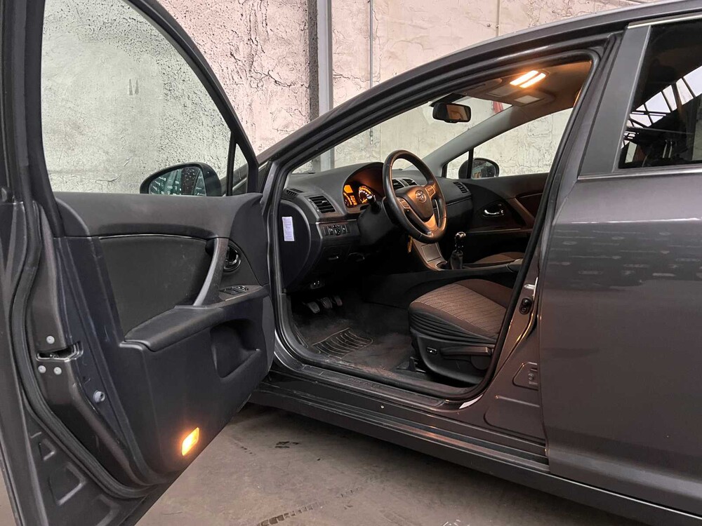 Toyota Avensis Kombi 1.6 VVTi Business 132PS 2010, 68-LXF-5