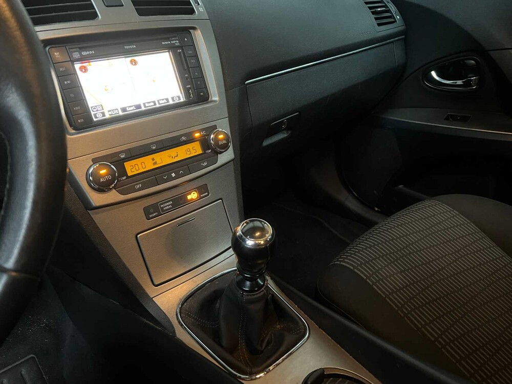 Toyota Avensis Kombi 1.6 VVTi Business 132PS 2010, 68-LXF-5