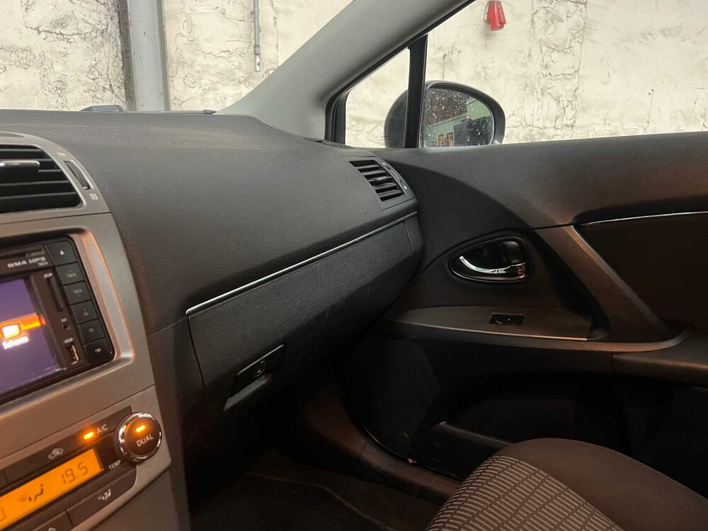 Toyota Avensis Kombi 1.6 VVTi Business 132PS 2010, 68-LXF-5