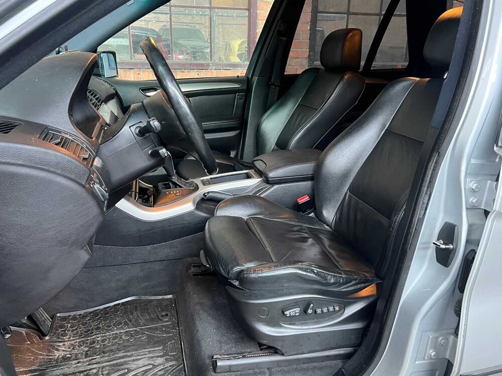 BMW X5 3.0i Executive 231PS 2004 (Original-NL), 33-PF-LZ