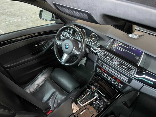 BMW M550d Touring xDrive 381pk 2014 (Origineel-NL) 5-serie, 3-XFP-64