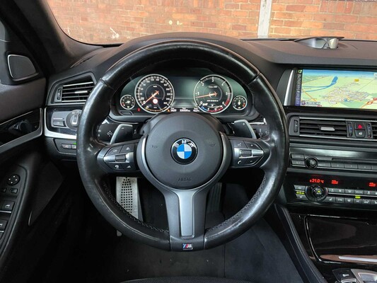 BMW M550d Touring xDrive 381pk 2014 (Origineel-NL) 5-serie, 3-XFP-64