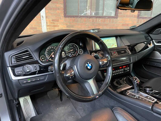 BMW M550d Touring xDrive 381pk 2014 (Origineel-NL) 5-serie, 3-XFP-64