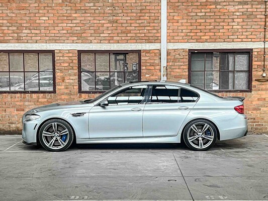 BMW M5 4.0 V8 F10 553pk 2012