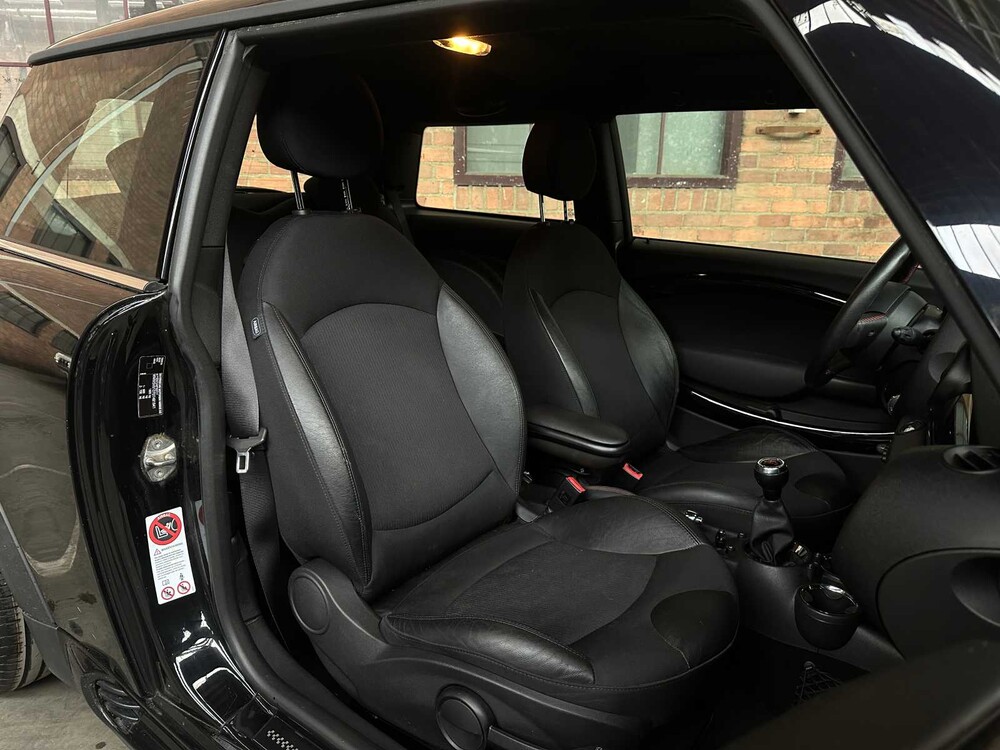 Mini John Cooper Works 1.6 211PS 2012 (Original-NL), 31-XKZ-3