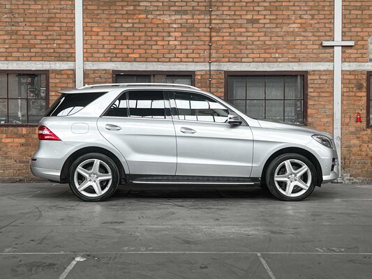 Mercedes-Benz ML350 AMG BlueTEC 3.0 V6 4Matic 258pk 2013, 8-SNT-28