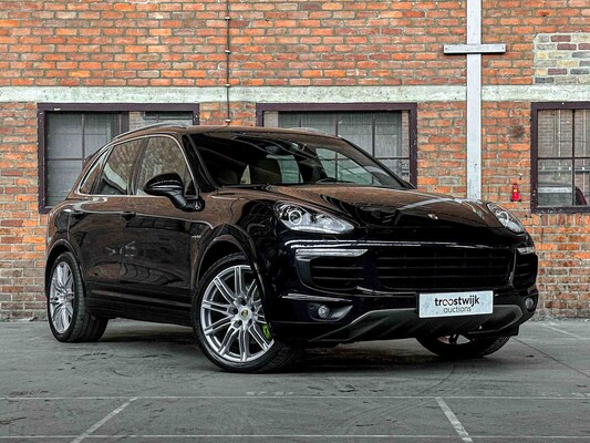 Porsche Cayenne S E-Hybrid 3.0 V6 Sport-Chrono FACELIFT 416pk 2015 (Origineel-NL + 1e Eigenaar), 4-ZHF-93