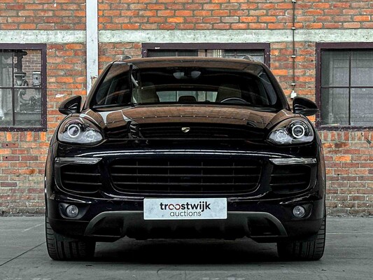 Porsche Cayenne S E-Hybrid 3.0 V6 Sport-Chrono FACELIFT 416pk 2015 (Origineel-NL + 1e Eigenaar), 4-ZHF-93