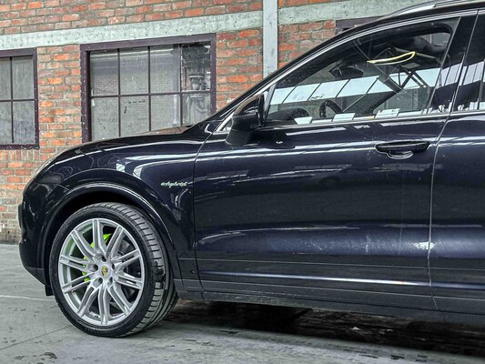 Porsche Cayenne S E-Hybrid 3.0 V6 Sport-Chrono FACELIFT 416pk 2015 (Origineel-NL + 1e Eigenaar), 4-ZHF-93