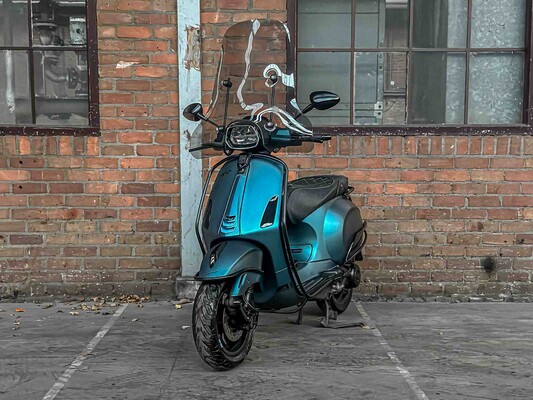 Vespa Sprint Custom 4T -Full Option- 2016, DGT-63-R Scooter