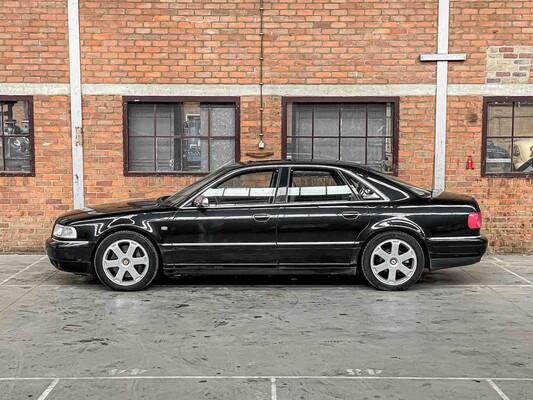 Audi S8 4.2 V8 360pk 2000, 72-FV-VP