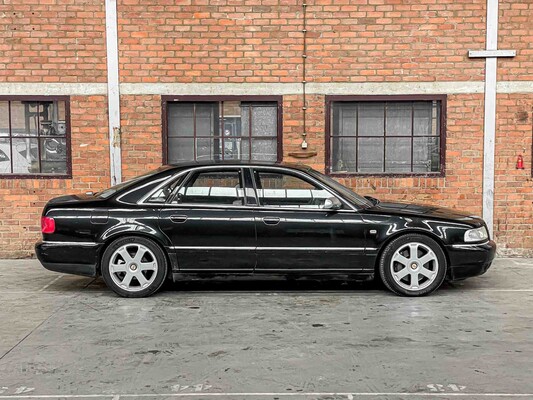 Audi S8 4.2 V8 360pk 2000, 72-FV-VP