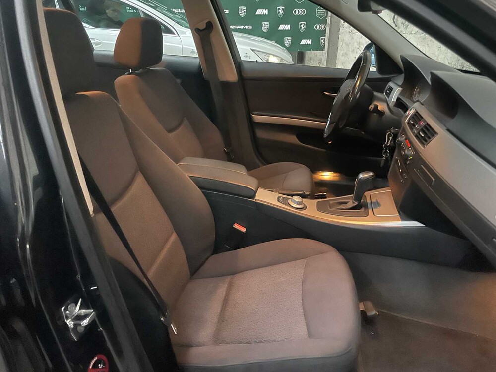 BMW 330i High Executive 3er 258PS 2007 (Original-NL), 21-XK-LP