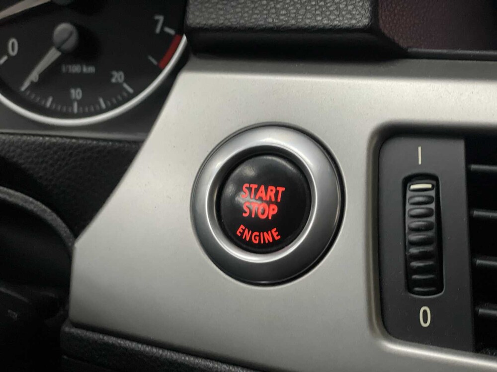 BMW 330i High Executive 3er 258PS 2007 (Original-NL), 21-XK-LP