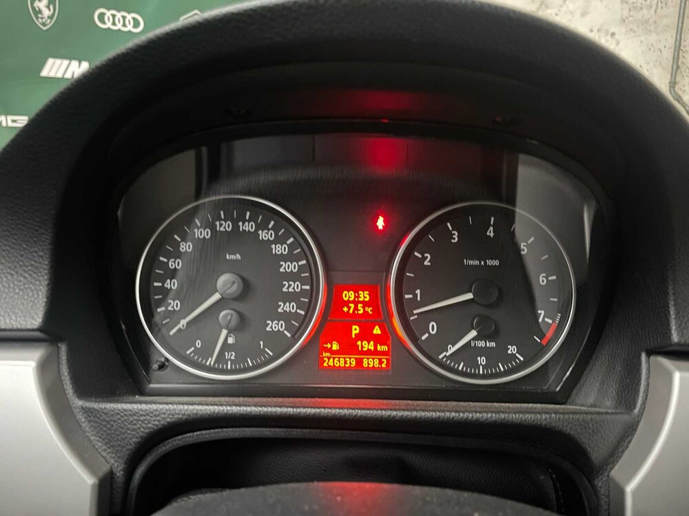 BMW 330i High Executive 3er 258PS 2007 (Original-NL), 21-XK-LP