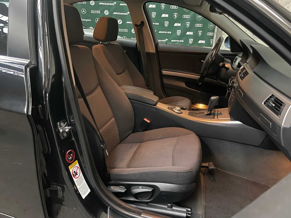 BMW 330i High Executive 3er 258PS 2007 (Original-NL), 21-XK-LP