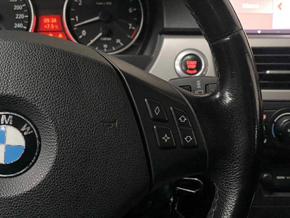 BMW 330i High Executive 3er 258PS 2007 (Original-NL), 21-XK-LP