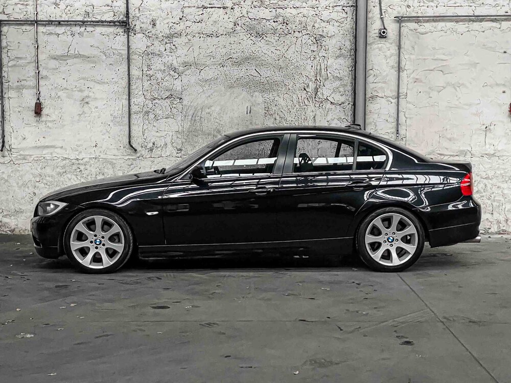 BMW 330i High Executive 3er 258PS 2007 (Original-NL), 21-XK-LP