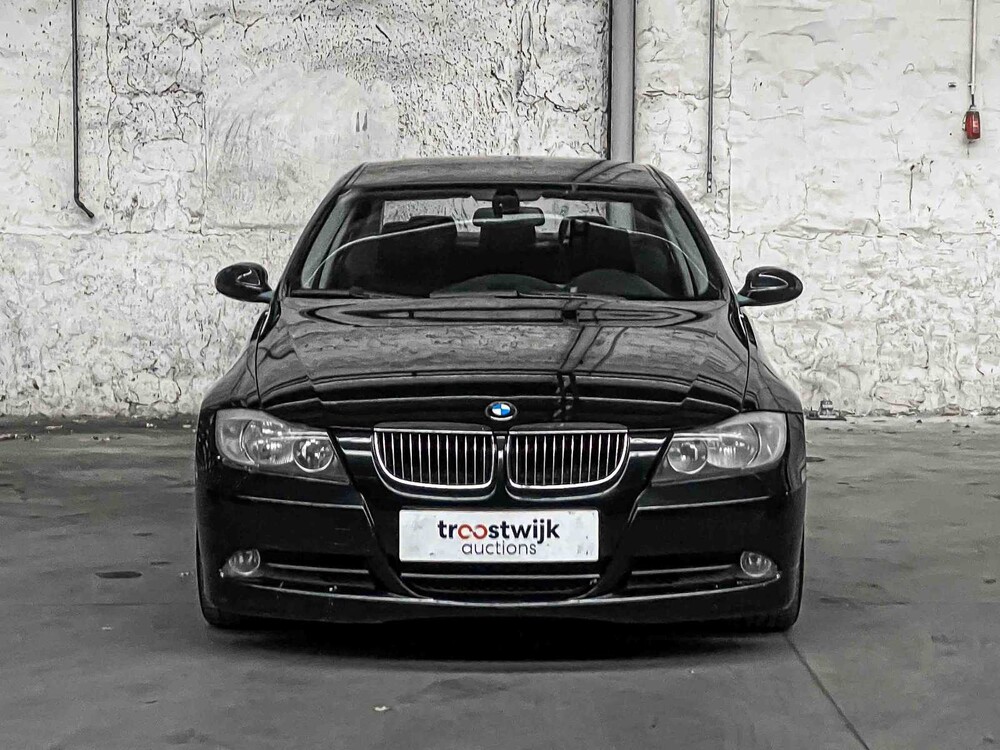 BMW 330i High Executive 3er 258PS 2007 (Original-NL), 21-XK-LP
