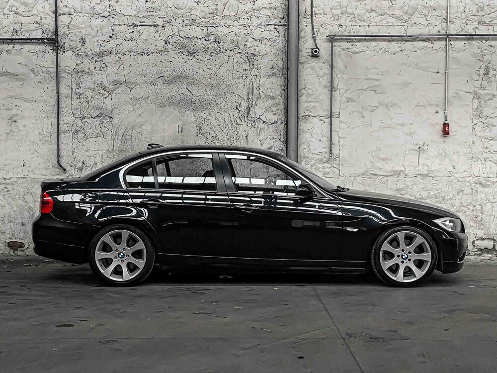 BMW 330i High Executive 3er 258PS 2007 (Original-NL), 21-XK-LP