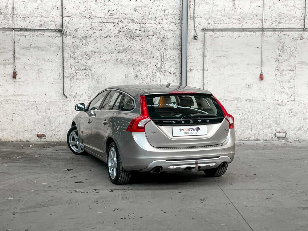 Volvo V60 1.6 T4 Momentum 179PS 2011, 21-PFF-5