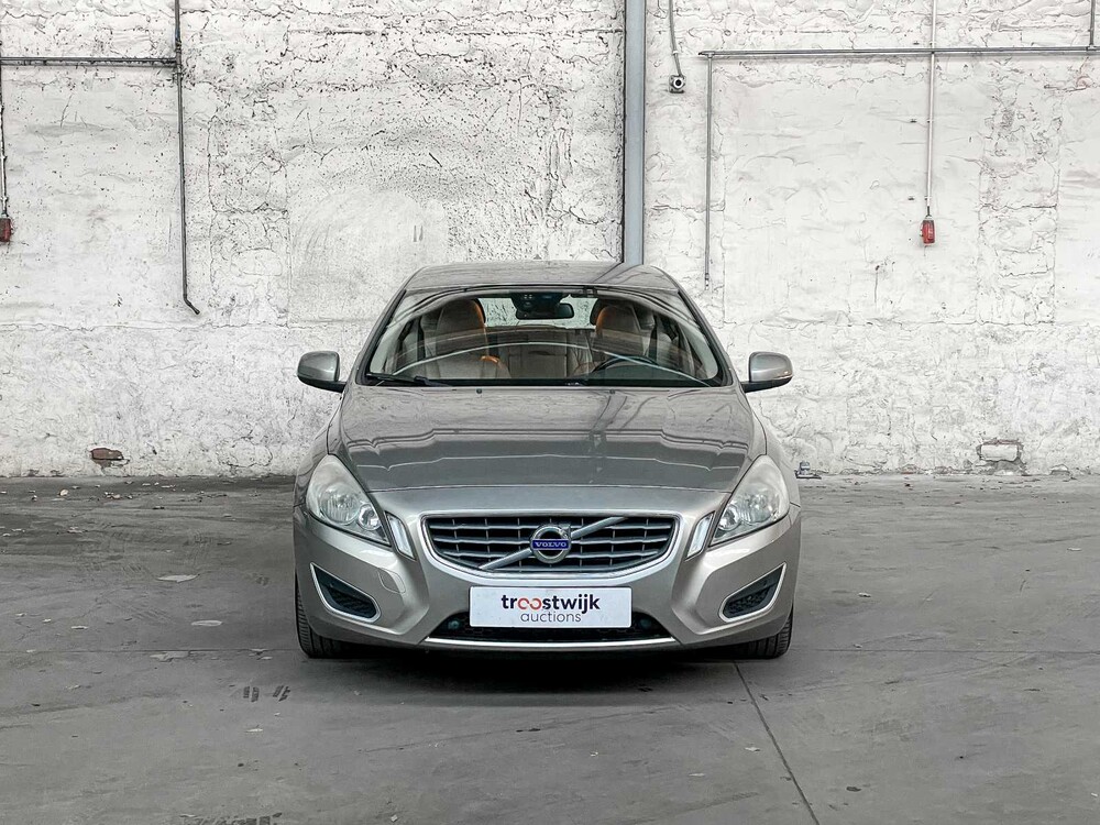 Volvo V60 1.6 T4 Momentum 179PS 2011, 21-PFF-5