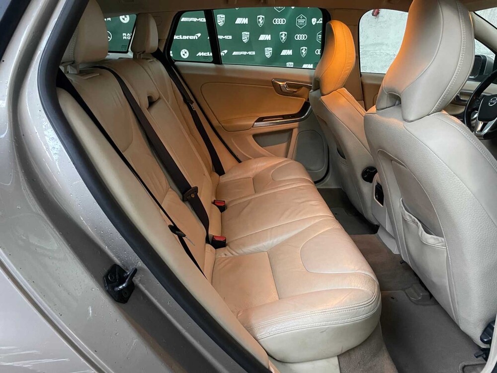 Volvo V60 1.6 T4 Momentum 179PS 2011, 21-PFF-5