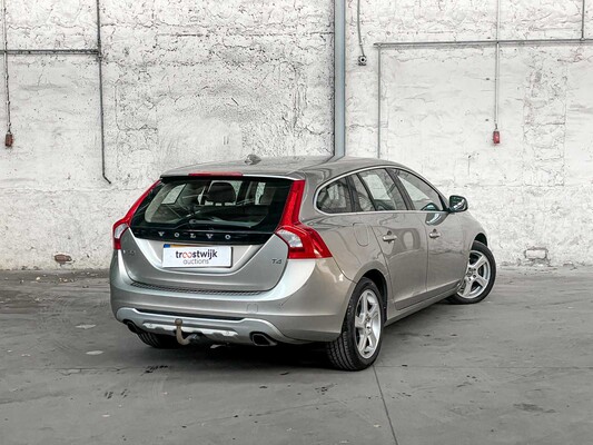 Volvo V60 1.6 T4 Momentum 179pk 2011, 21-PFF-5