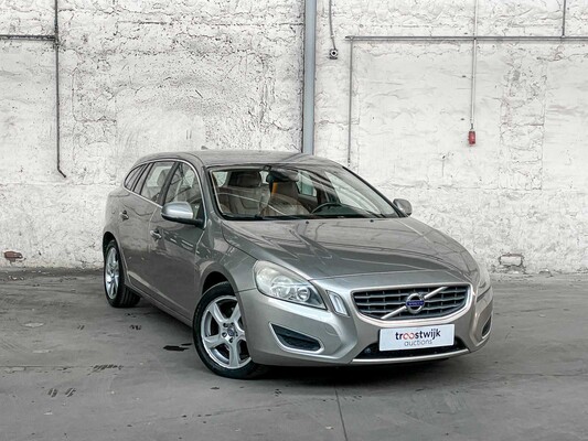 Volvo V60 1.6 T4 Momentum 179pk 2011, 21-PFF-5