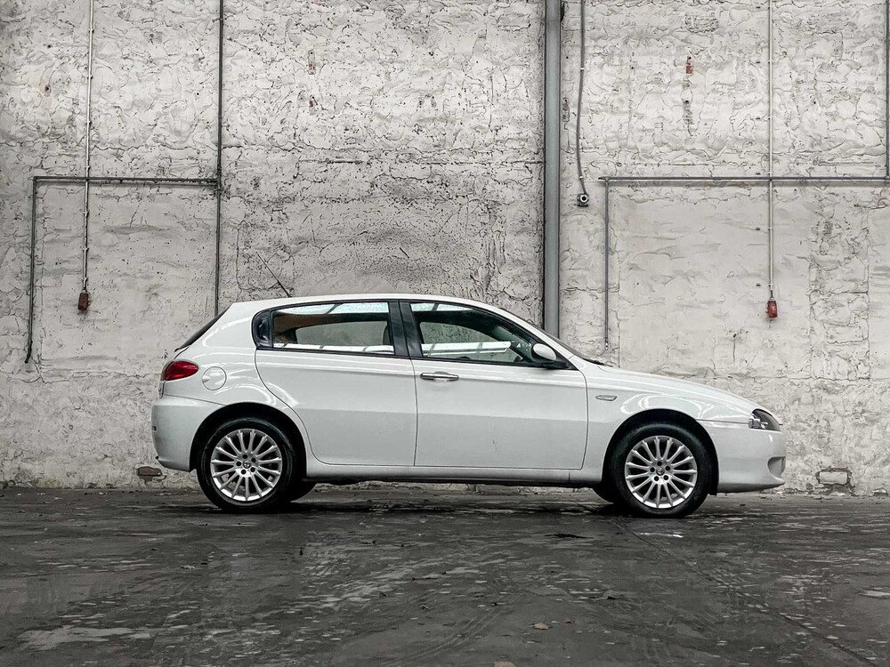 Alfa Romeo 147 1.6 TS Veloce Dist. 120hp 2009 (Original-NL), 89-KBJ-9