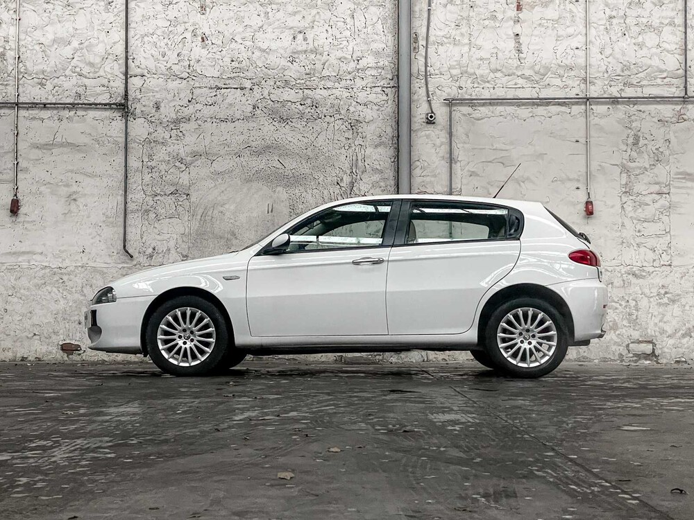 Alfa Romeo 147 1.6 TS Veloce Dist. 120hp 2009 (Original-NL), 89-KBJ-9