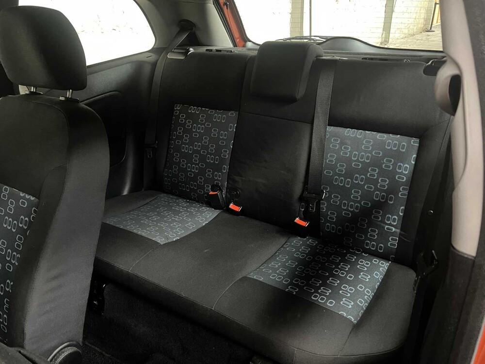 Ford Fiesta 1.25-16V Ambiente 69PS 2003, 28-NJ-RG