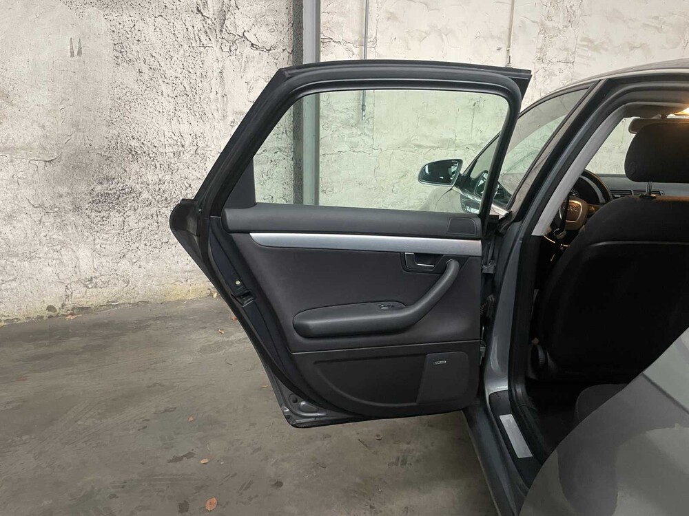 Audi A4 Saloon 2.0 Pro Line 131hp 2006, 27-SX-NN