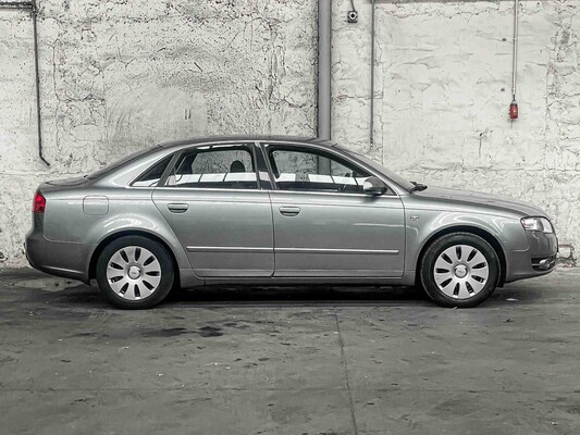 Audi A4 Limousine 2.0 Pro Line 131pk 2006, 27-SX-NN