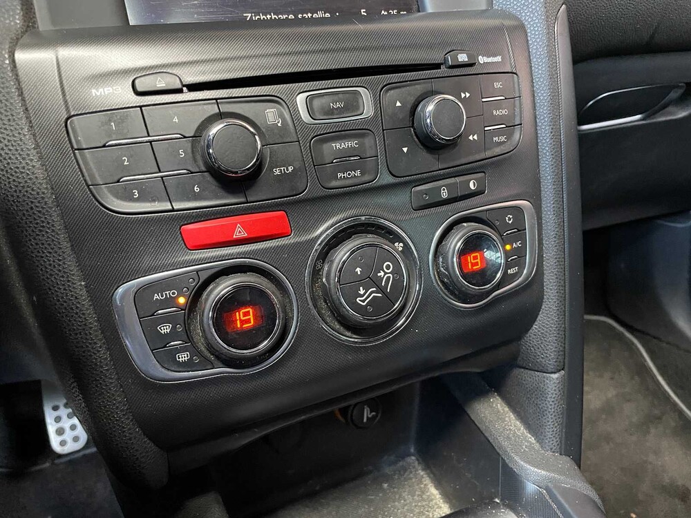 Citroen DS4 1.6 VTi So Chic 120PS 2012 - Fertigmodell NL-, 60-XZJ-4