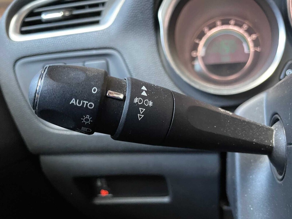 Citroen DS4 1.6 VTi So Chic 120PS 2012 - Fertigmodell NL-, 60-XZJ-4