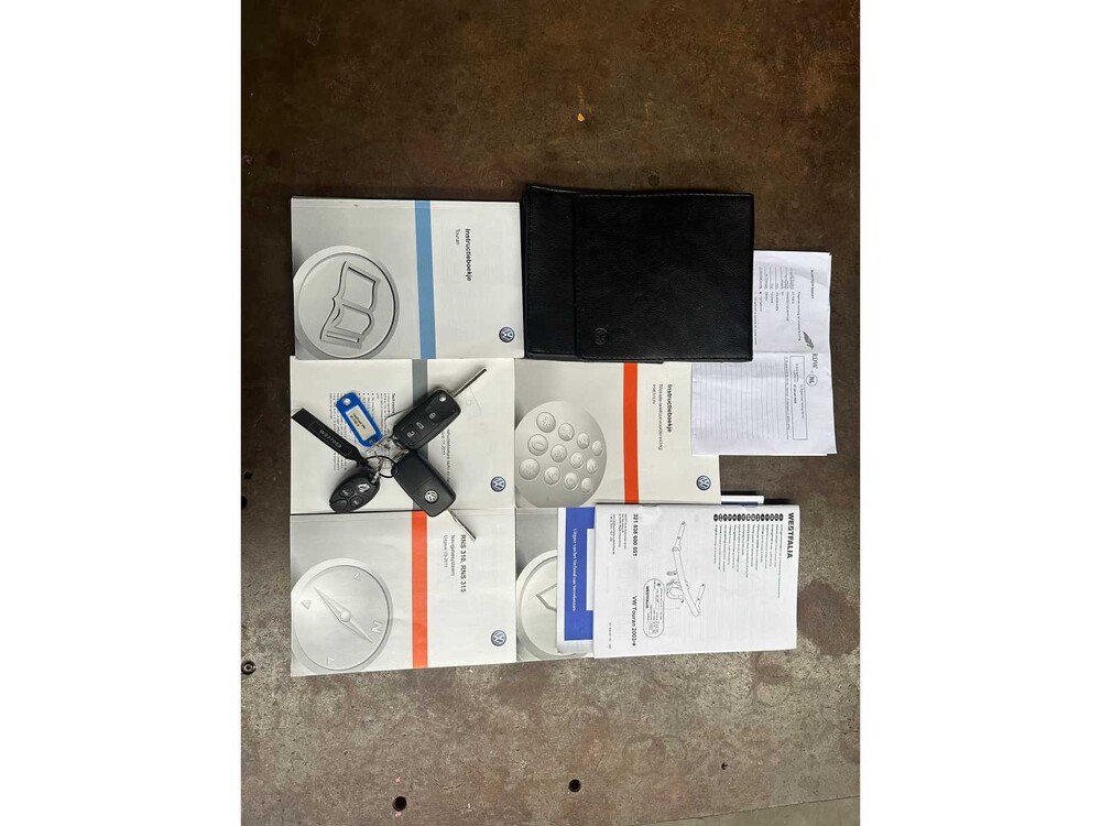 Volkswagen Touran 1.6 TDI Comfl. BlauM 105PS 2012