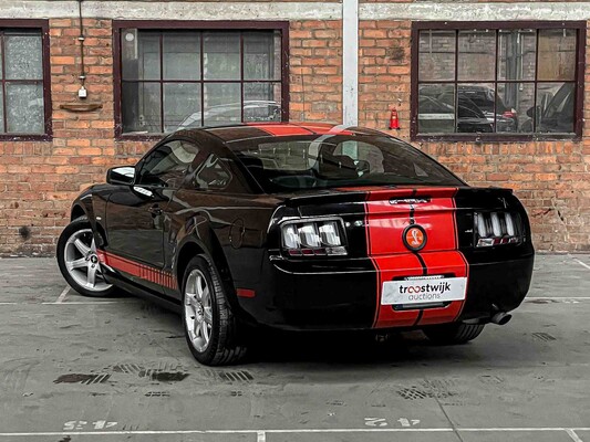 Ford Mustang Base 4.0 V8 211hp 2007