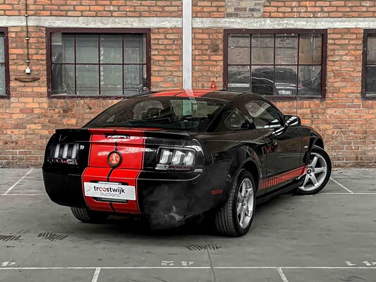 Ford Mustang Base 4.0 V8 211hp 2007