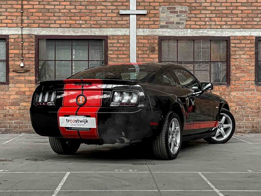 Ford Mustang Base 4.0 V8 211hp 2007