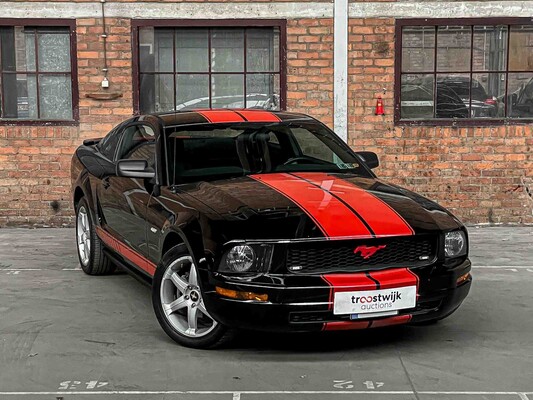 Ford Mustang Base 4.0 V8 211hp 2007