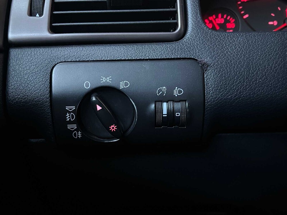 Audi A6 Saloon 2.8 V6 Advance 193hp 1999, ZD-GL-26