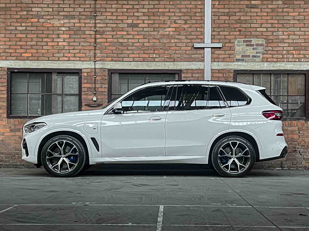 BMW X5 xDrive45e M-Sport High Executive 394hp 2021 G05, L-154-PR