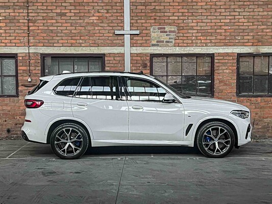 BMW X5 xDrive45e M-Sport High Executive 394hp 2021 G05, L-154-PR