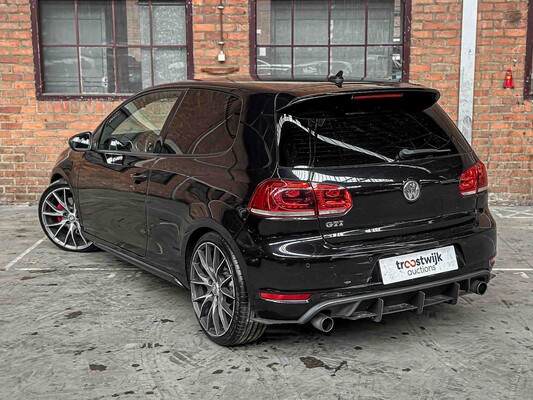 Volkswagen Golf GTI VI 2.0 DSG 211hp 2010 (NEW ENGINE 71.547) Golf 6, J-699-TZ 