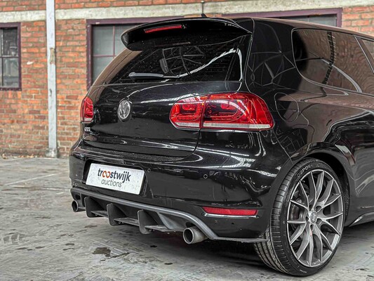 Volkswagen Golf GTI VI 2.0 DSG 211hp 2010 (NEW ENGINE 71.547) Golf 6, J-699-TZ 